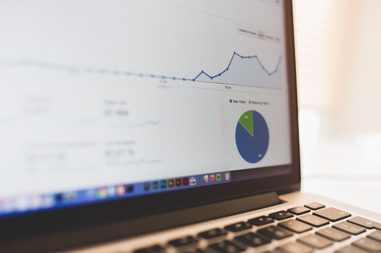Why RAG Still Outperforms Fine-Tuning for Enterprise Knowledge